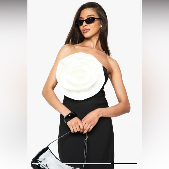 BOOHOO - ROSE DETAIL MAXI DRESS - Picture 4 of 6